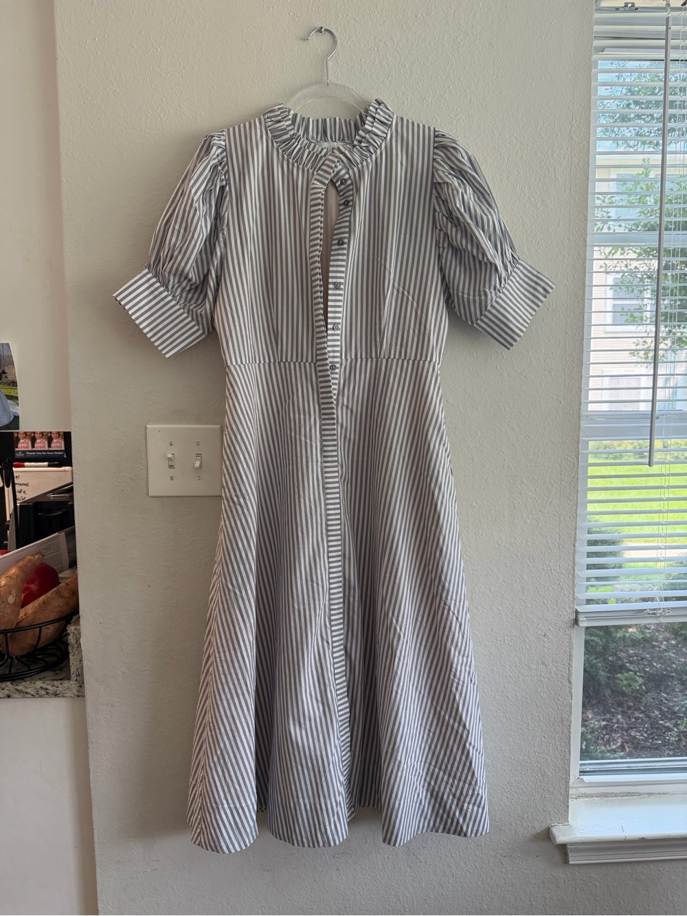 Striped Puff-Sleeve Midi Dress in White and Gray